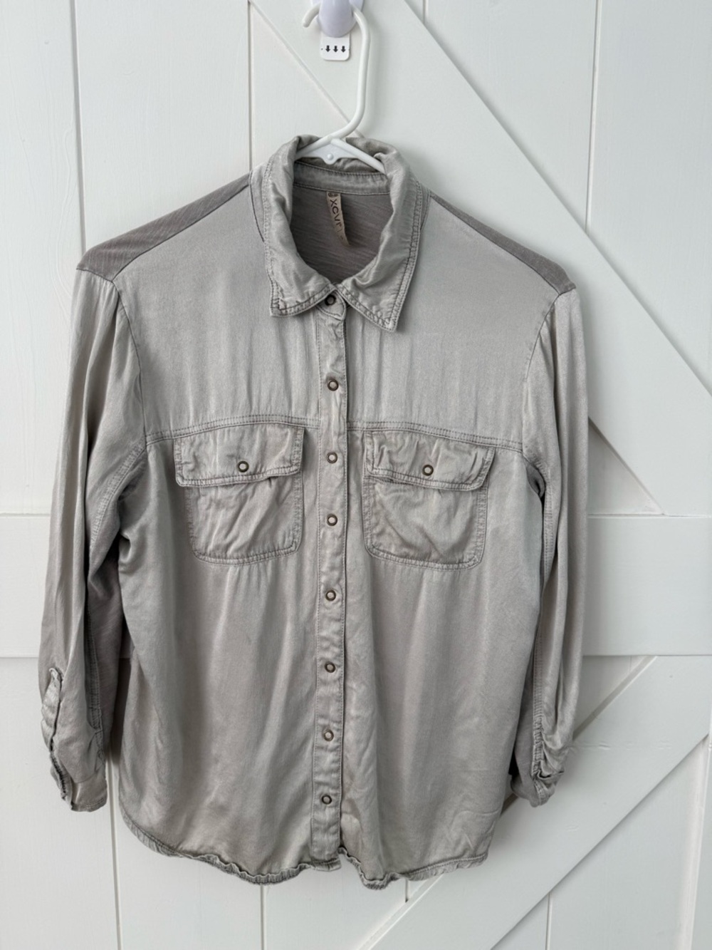XCVI Ludolf Button Up Top gray in a small